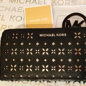 NWT Michael Kors Continental Black Leather Wallet